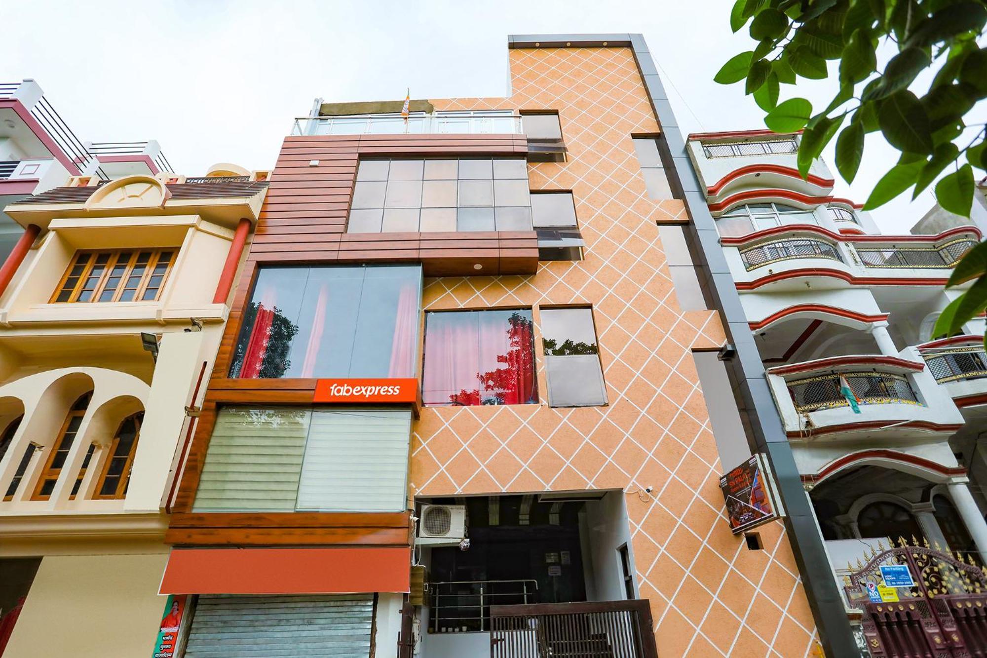 Fabhotel Sm Palace Chinhat Exterior foto